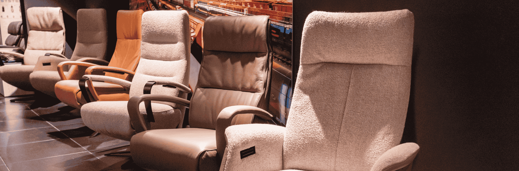 Meer dan 60 relaxfauteuils in de showrooom